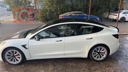 تسلا موديل 3